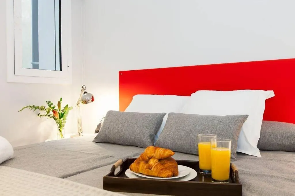 Perfectly Located 4Bed 4Bath Apartment In Barcelona 1 2 İspanya