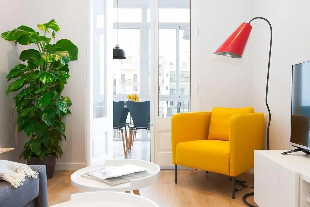 Perfectly Located 4Bed 4Bath Apartment In Barcelona 1 2 0*,