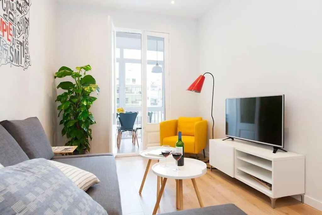 Perfectly Located 4Bed 4Bath Apartment In Barcelona 1 2 0*,  İspanya