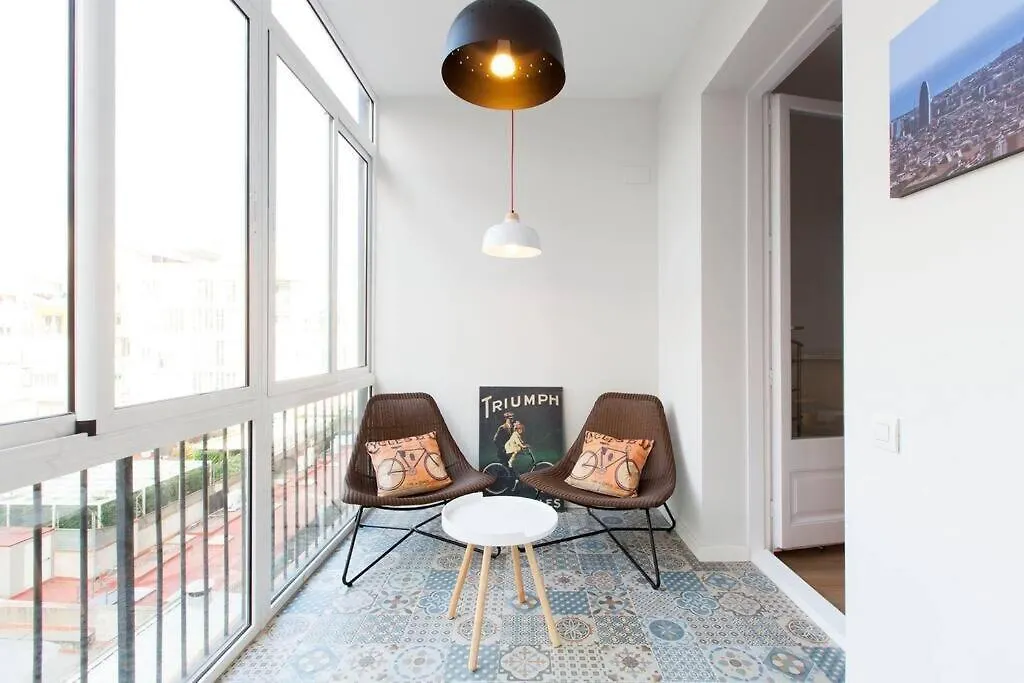 Perfectly Located 4Bed 4Bath Apartment In Barcelona 1 2 0*,  İspanya