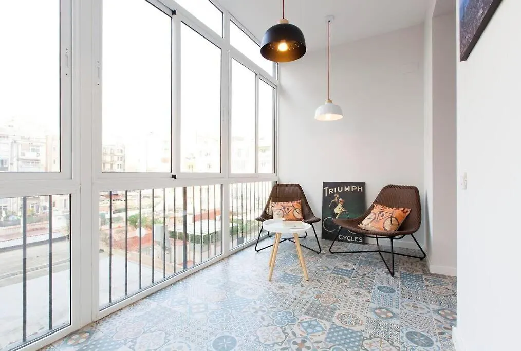 Perfectly Located 4Bed 4Bath Apartment In Barcelona 1 2
