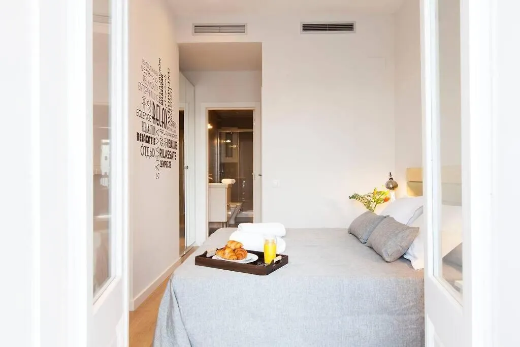 Perfectly Located 4Bed 4Bath Apartment In Barcelona 1 2 İspanya