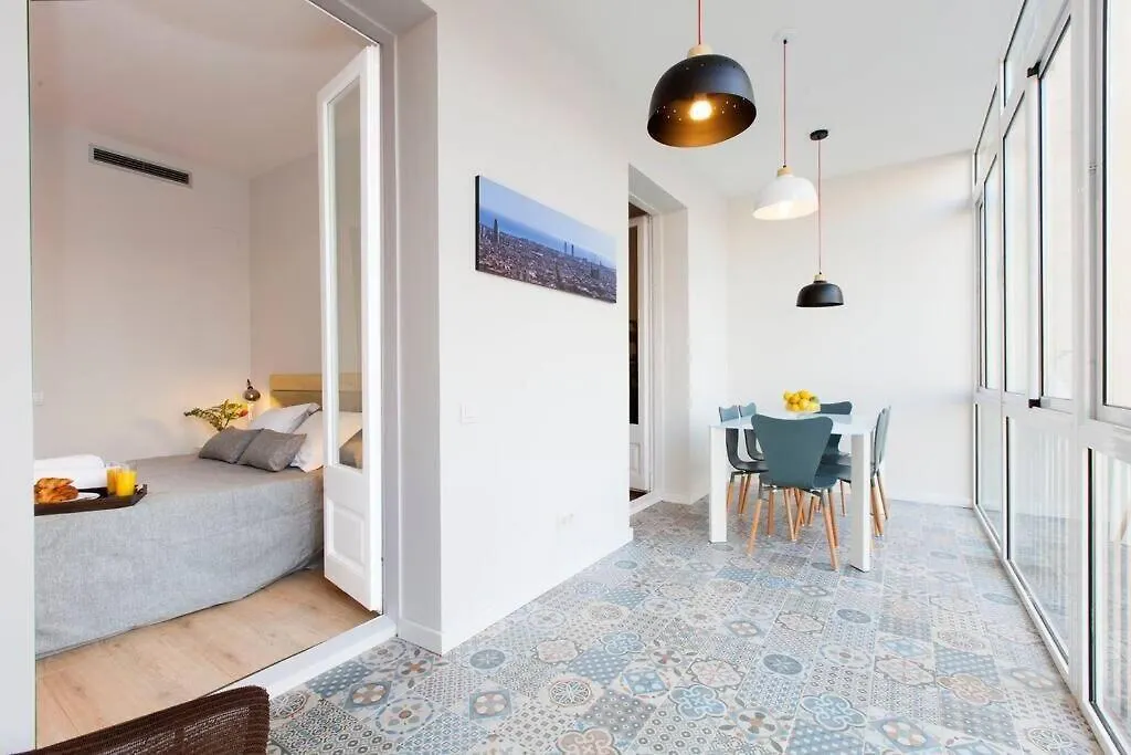 Perfectly Located 4Bed 4Bath Apartment In Barcelona 1 2
