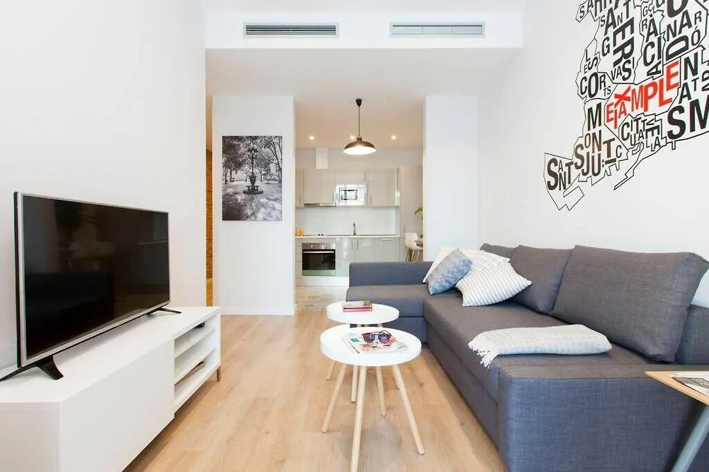 Perfectly Located 4Bed 4Bath Apartment In Barcelona 1 2