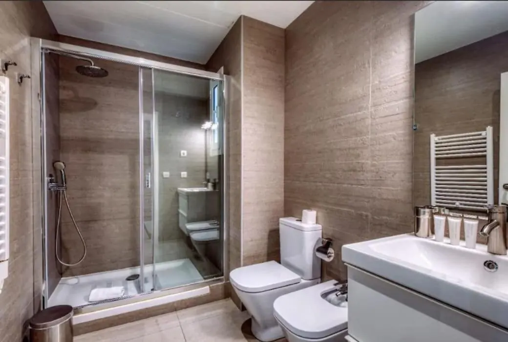 Perfectly Located 4Bed 4Bath Apartment In Barcelona 1 2 Spagna
